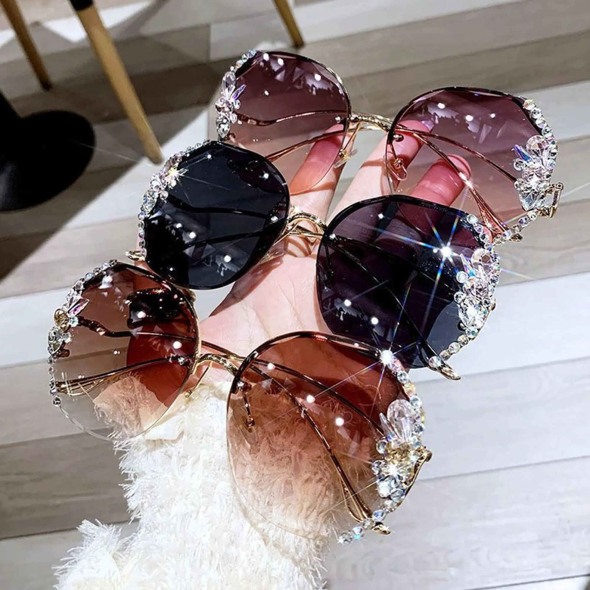 Trendy Rhinestone Women's Sunglasses