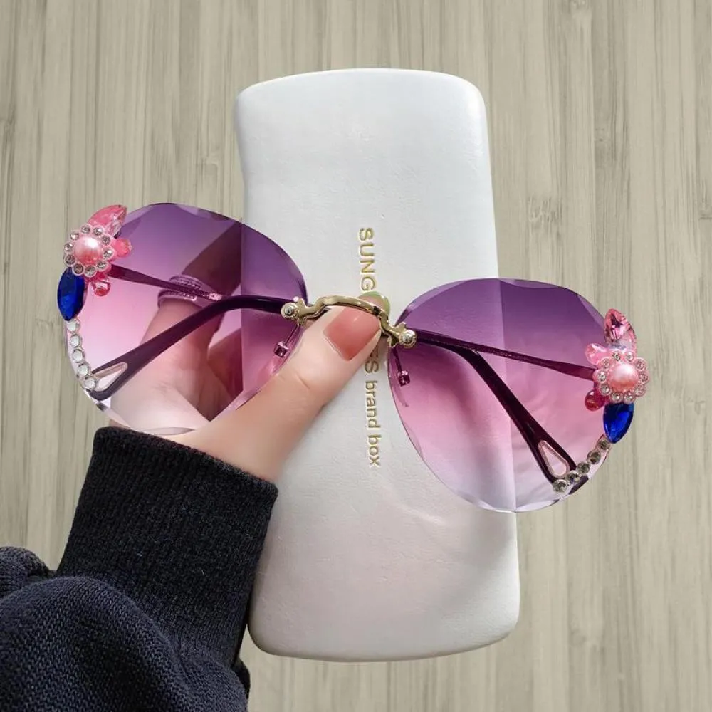 Women's Gradient Sunglasses with Rhinestones